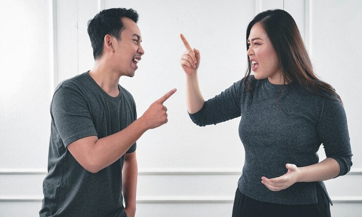 orang tua bertengkar
